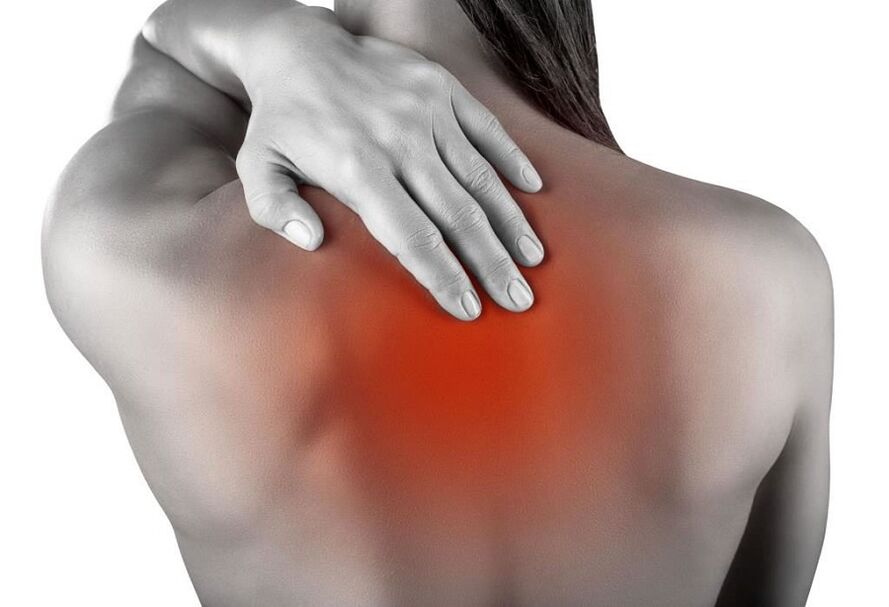 bol između lopatica s torakalnom osteohondrozo